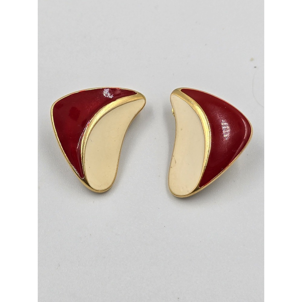 Vintage TRIFARI Red Cream Enamel Gold Tone Clip On Earrings‎ Signed